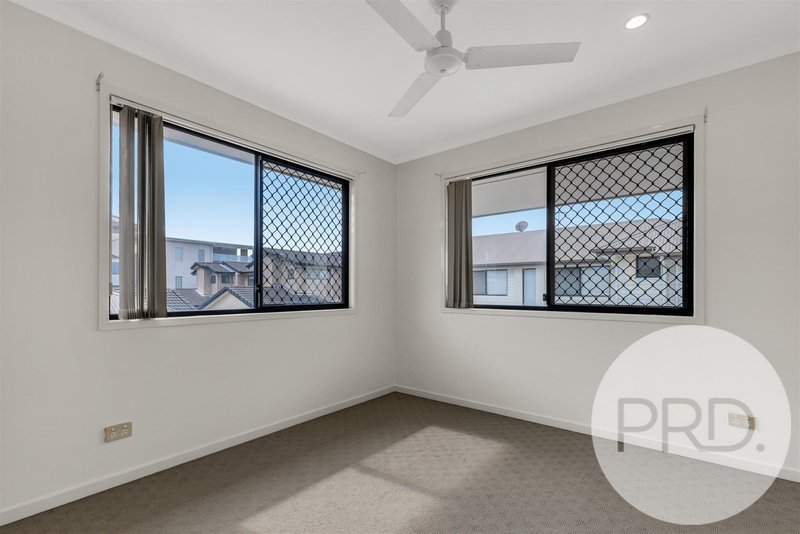 Photo - 2/56 Lovegrove Street, Zillmere QLD 4034 - Image 11