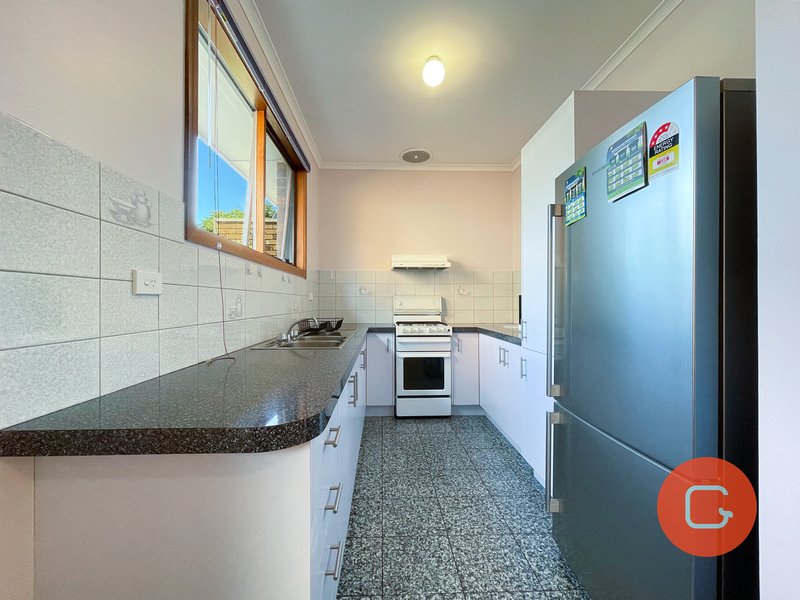 Photo - 2/56 Macrina Street, Oakleigh East VIC 3166 - Image 7