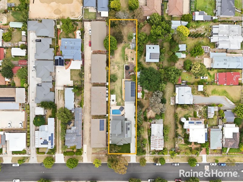 Photo - 256 Piper Street, Bathurst NSW 2795 - Image 3