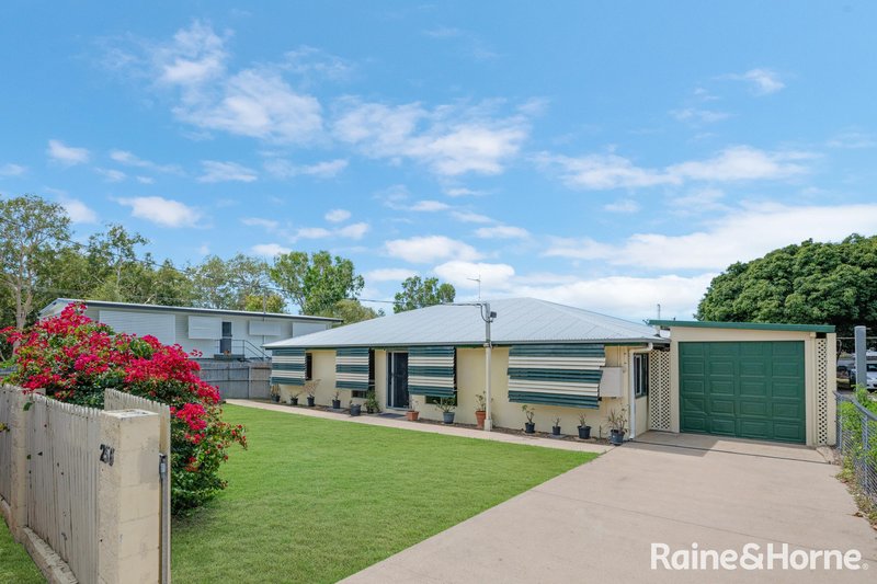 Photo - 256 Stuart Drive, Wulguru QLD 4811 - Image 1