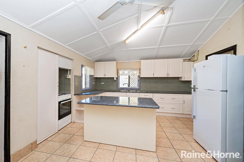 Photo - 256 Stuart Drive, Wulguru QLD 4811 - Image 3