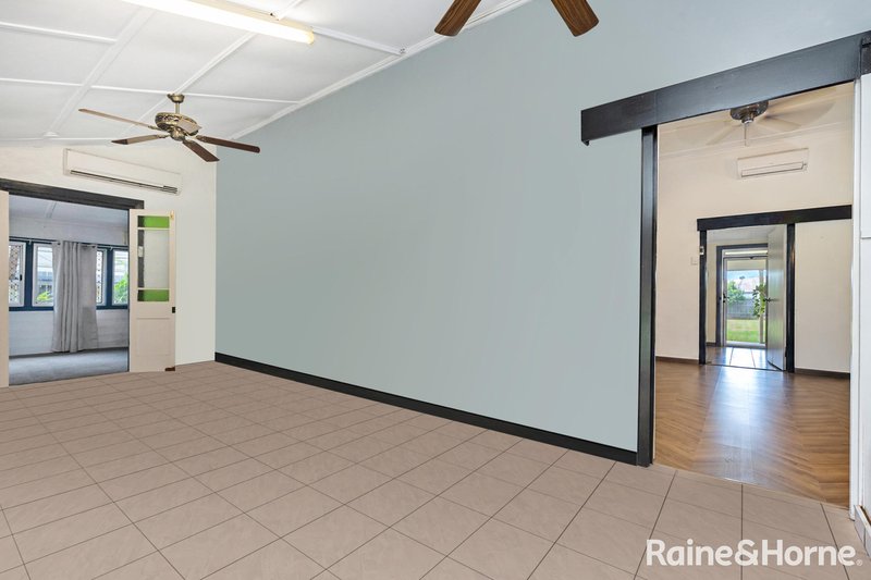 Photo - 256 Stuart Drive, Wulguru QLD 4811 - Image 5