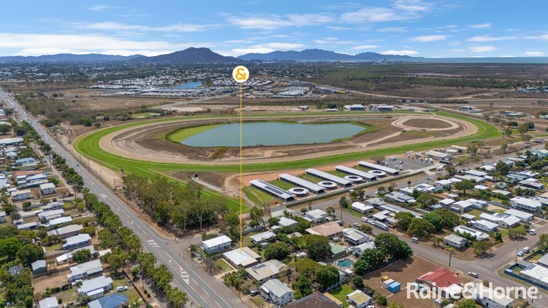 Photo - 256 Stuart Drive, Wulguru QLD 4811 - Image 12