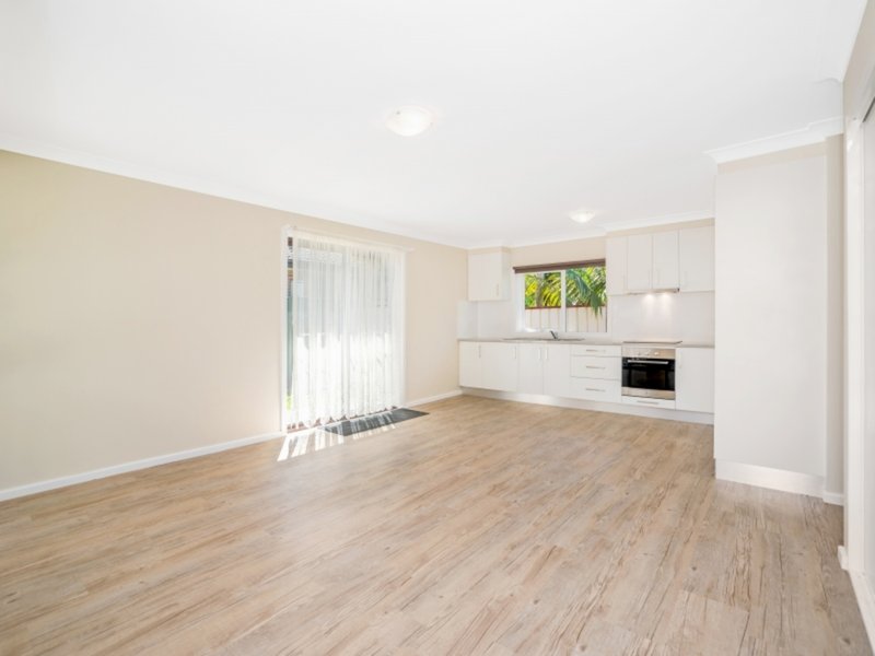 Photo - 2/56 Thirroul Rd , Kanahooka NSW 2530 - Image 2