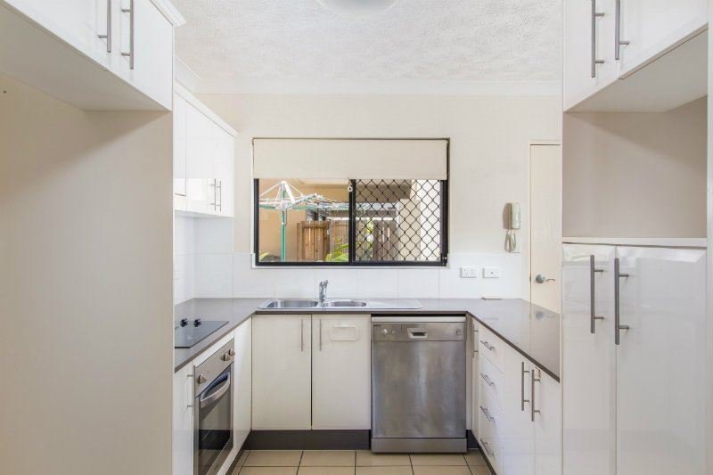 Photo - 2/56 Wallace Street, Chermside QLD 4032 - Image 3