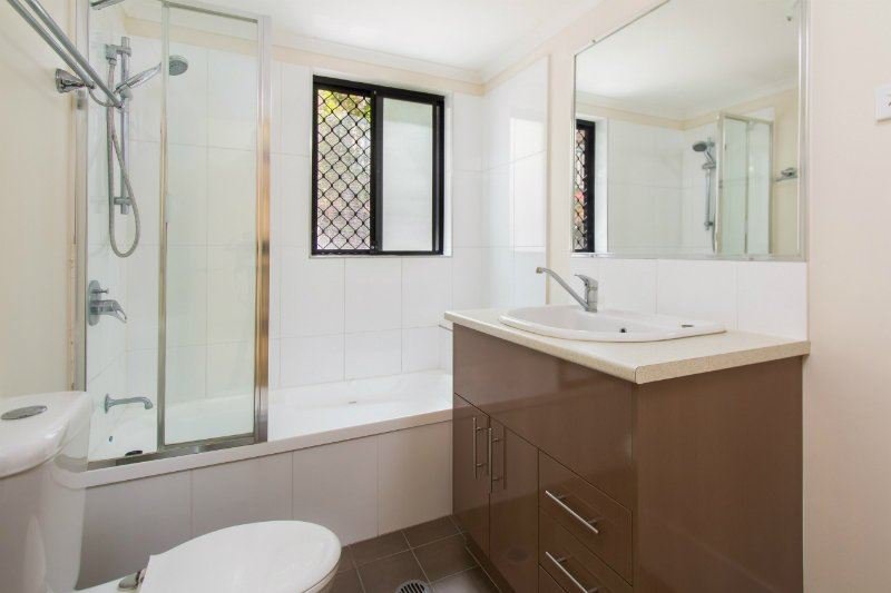 Photo - 2/56 Wallace Street, Chermside QLD 4032 - Image 7
