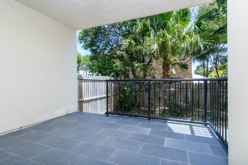 Photo - 2/56 Wallace Street, Chermside QLD 4032 - Image 8
