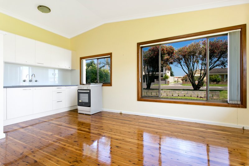 Photo - 2/56 Wentworth Street, Shellharbour NSW 2529 - Image 4