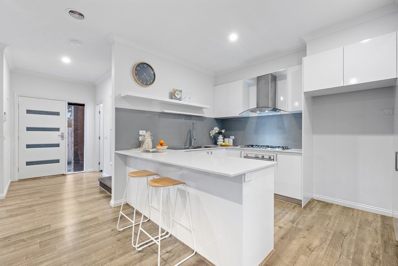 Photo - 2/56 Woodvale Road, Boronia VIC 3155 - Image 4