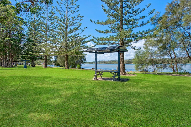 Photo - 2/563 Ocean Drive, North Haven NSW 2443 - Image 7