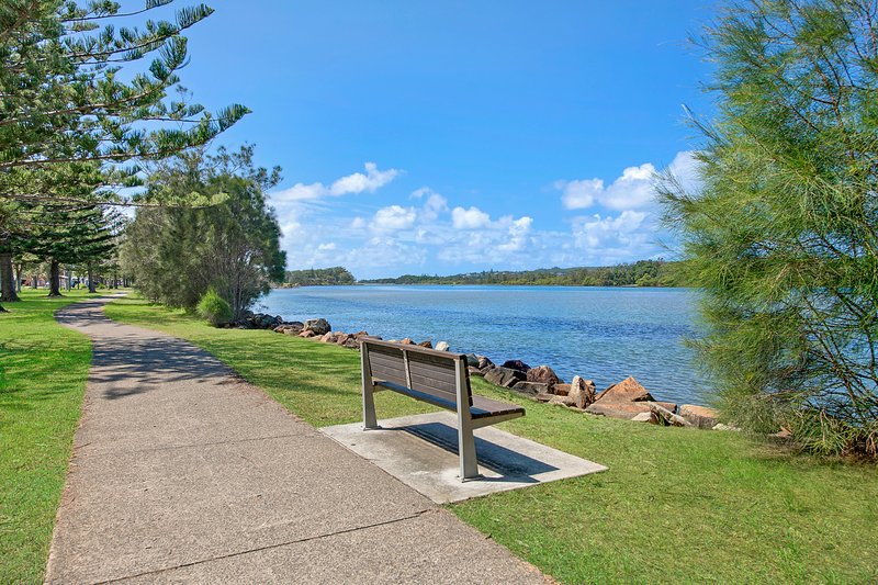 Photo - 2/563 Ocean Drive, North Haven NSW 2443 - Image 8