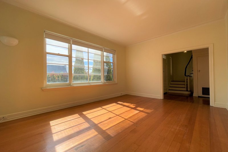 Photo - 2/568 Toorak Road, Toorak VIC 3142 - Image 3