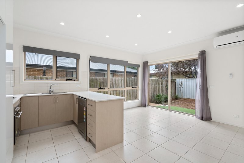 Photo - 2/57 Camellia Crescent, Norlane VIC 3214 - Image 5