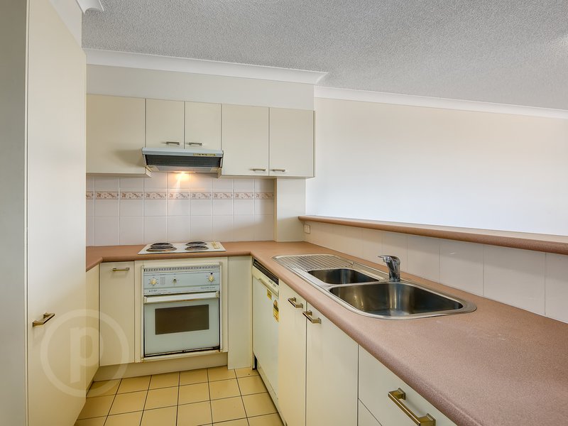 Photo - 2/57 Hamson Terrace, Nundah QLD 4012 - Image 3