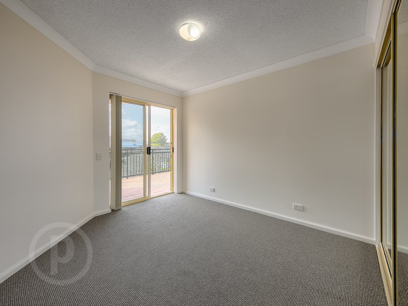 Photo - 2/57 Hamson Terrace, Nundah QLD 4012 - Image 4