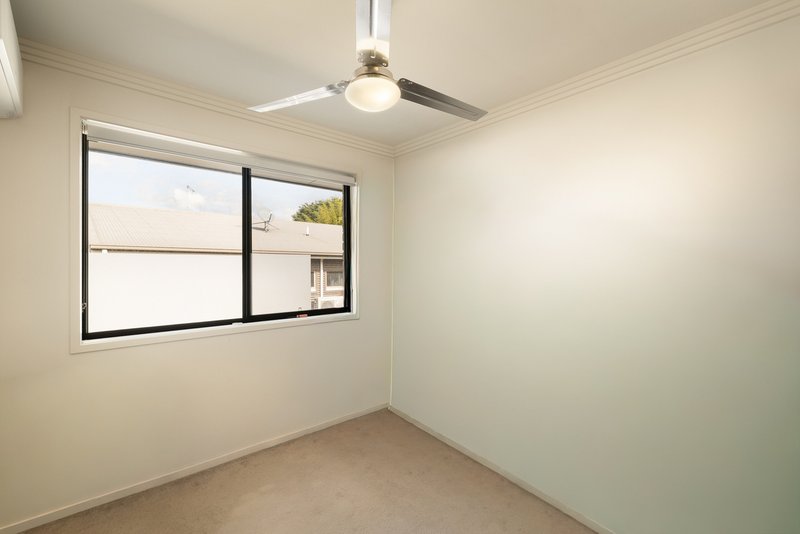 Photo - 2/57 Hodgson Street, Zillmere QLD 4034 - Image 10