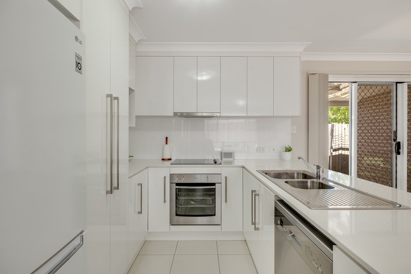Photo - 2/57 Holberton Street, Rockville QLD 4350 - Image 3