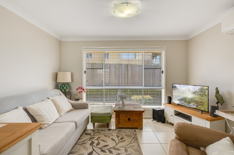 Photo - 2/57 Holberton Street, Rockville QLD 4350 - Image 7