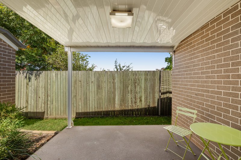 Photo - 2/57 Holberton Street, Rockville QLD 4350 - Image 11