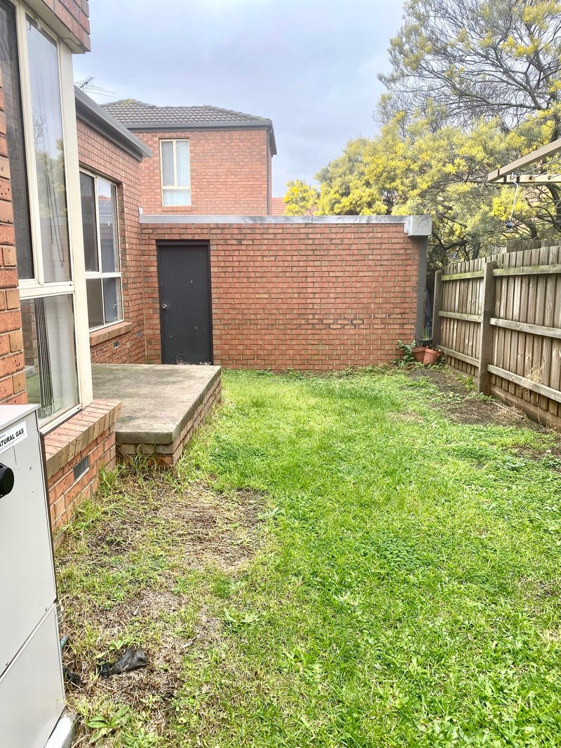 Photo - 2/57 Kanooka Grove, Clayton VIC 3168 - Image 12
