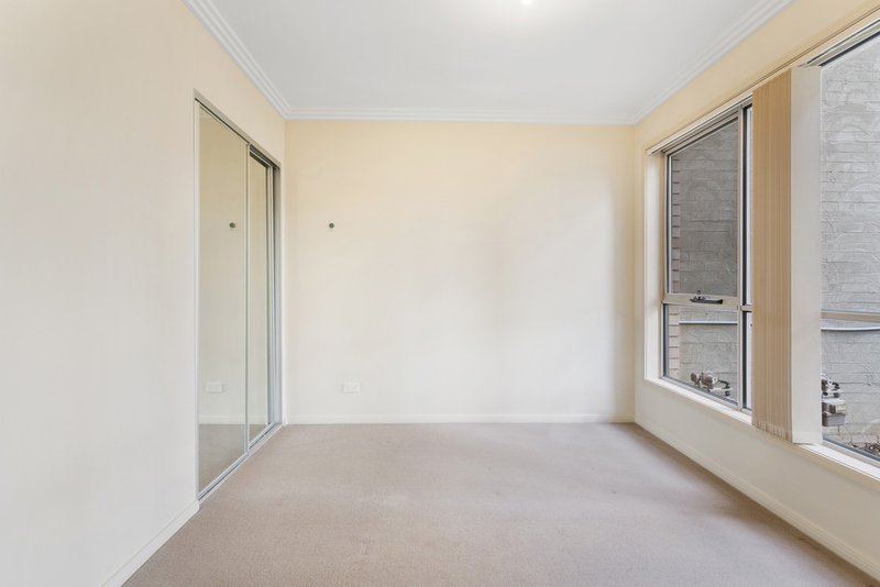 Photo - 2/57 Reeves Crescent, Bonnyrigg NSW 2177 - Image 5