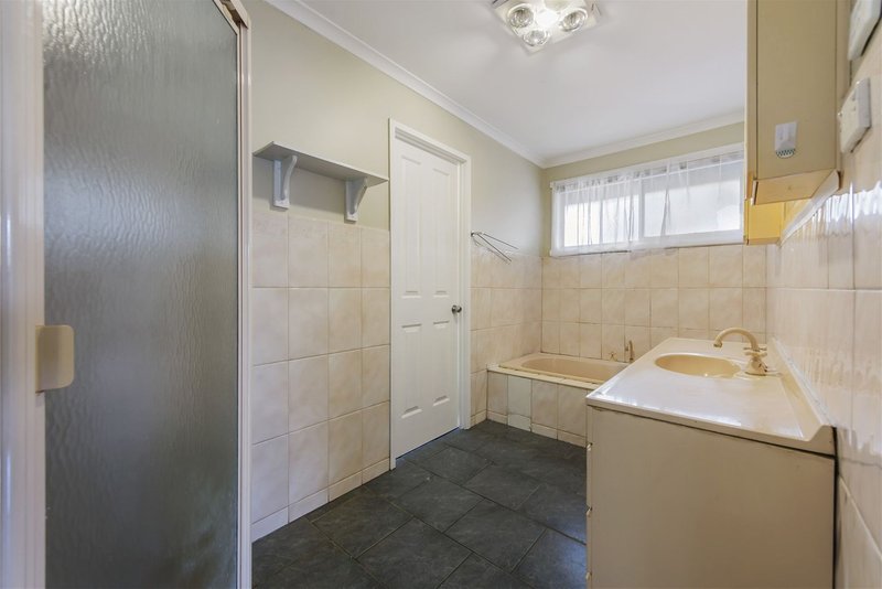 Photo - 257 Taylors Road, Kings Park VIC 3021 - Image 9