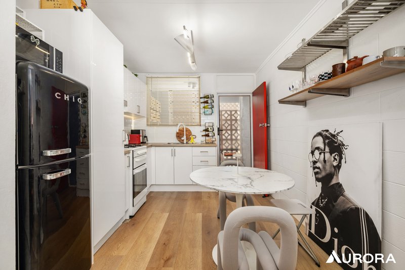 Photo - 2/57 Westerham Street, Taringa QLD 4068 - Image 4