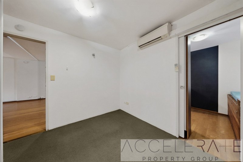 Photo - 2/574 Boundary Street, Spring Hill QLD 4000 - Image 13