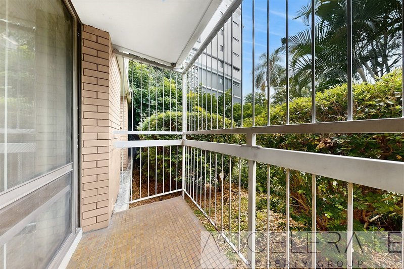 Photo - 2/574 Boundary Street, Spring Hill QLD 4000 - Image 17