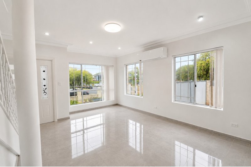Photo - 2/57D Boronia Street, South Wentworthville NSW 2145 - Image 2