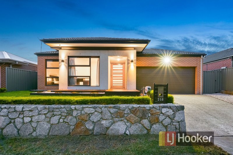 258 Casey Fields Boulevard, Cranbourne East VIC 3977