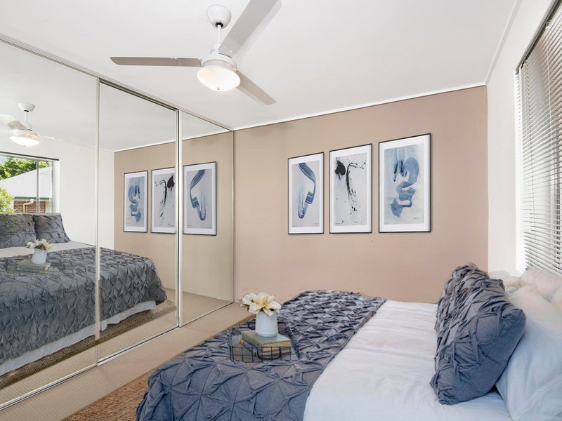 Photo - 2/58 Crest Street, Mount Gravatt East QLD 4122 - Image 4