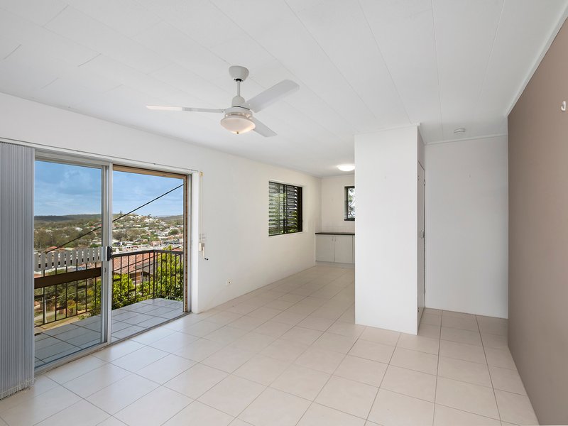 Photo - 2/58 Crest Street, Mount Gravatt East QLD 4122 - Image 6