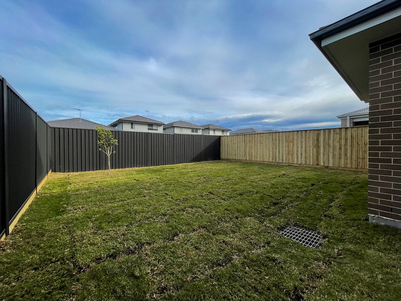 Photo - 258 Eighth Avenue, Austral NSW 2179 - Image 6