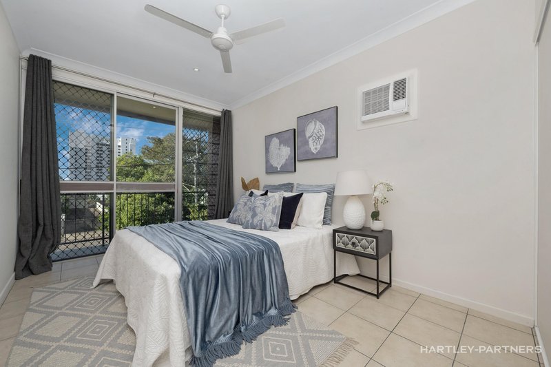 Photo - 2/58 Eyre Street, North Ward QLD 4810 - Image 5