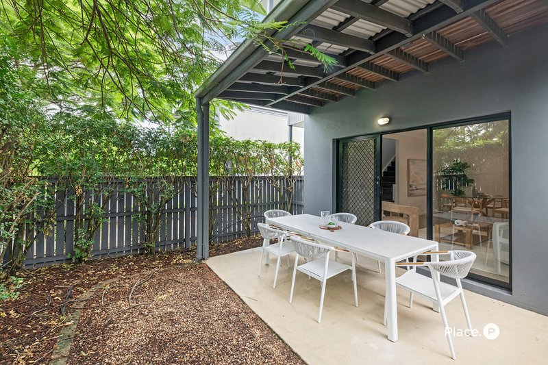 Photo - 2/58 Gustavson Street, Annerley QLD 4103 - Image 10