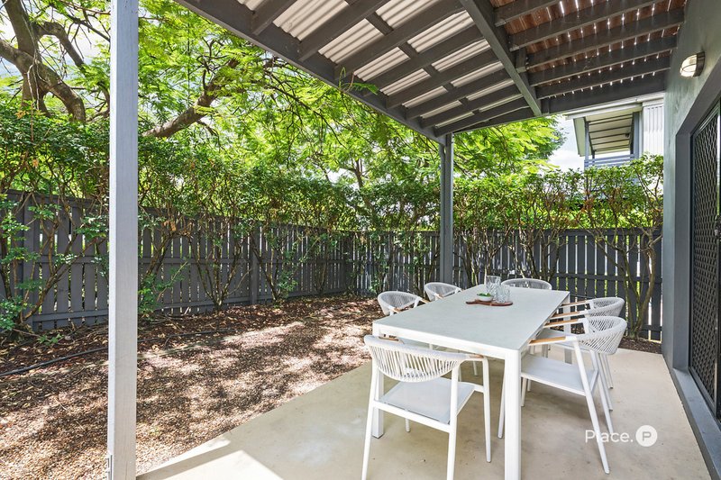 Photo - 2/58 Gustavson Street, Annerley QLD 4103 - Image 11