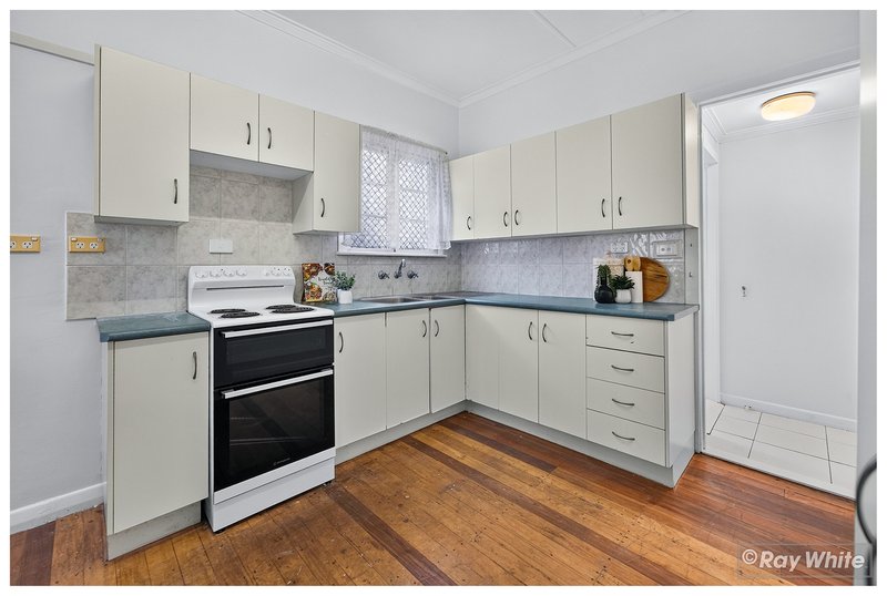 Photo - 258 Hook Street, Berserker QLD 4701 - Image 2