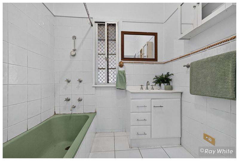 Photo - 258 Hook Street, Berserker QLD 4701 - Image 12