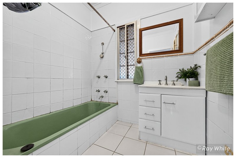 Photo - 258 Hook Street, Berserker QLD 4701 - Image 13