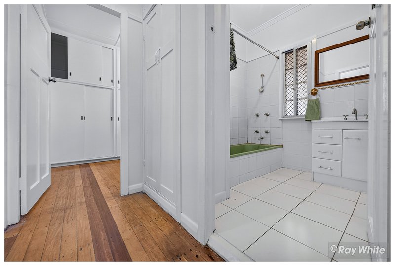 Photo - 258 Hook Street, Berserker QLD 4701 - Image 14