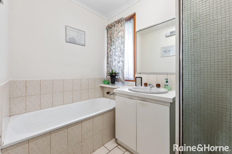 Photo - 2/58 Kingdom Avenue, Kings Park VIC 3021 - Image 7