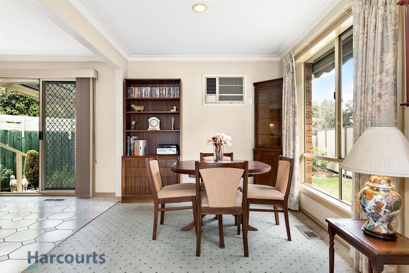 Photo - 2/58 Lincoln Avenue, Glen Waverley VIC 3150 - Image 4