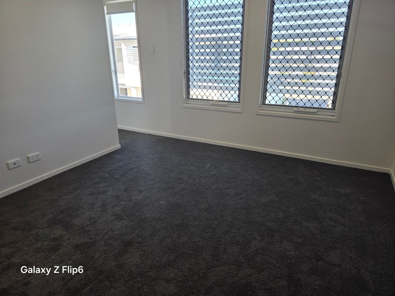 Photo - 25/8 Taylor Place , Mackenzie QLD 4156 - Image 9