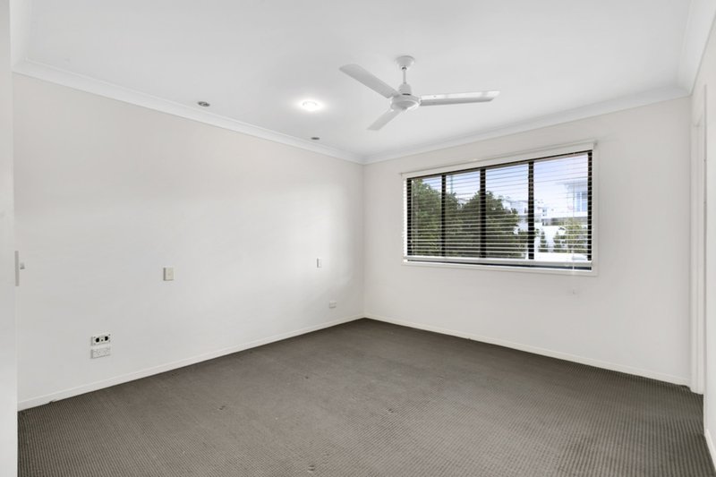 Photo - 2/58 Ward Street, Southport QLD 4215 - Image 7