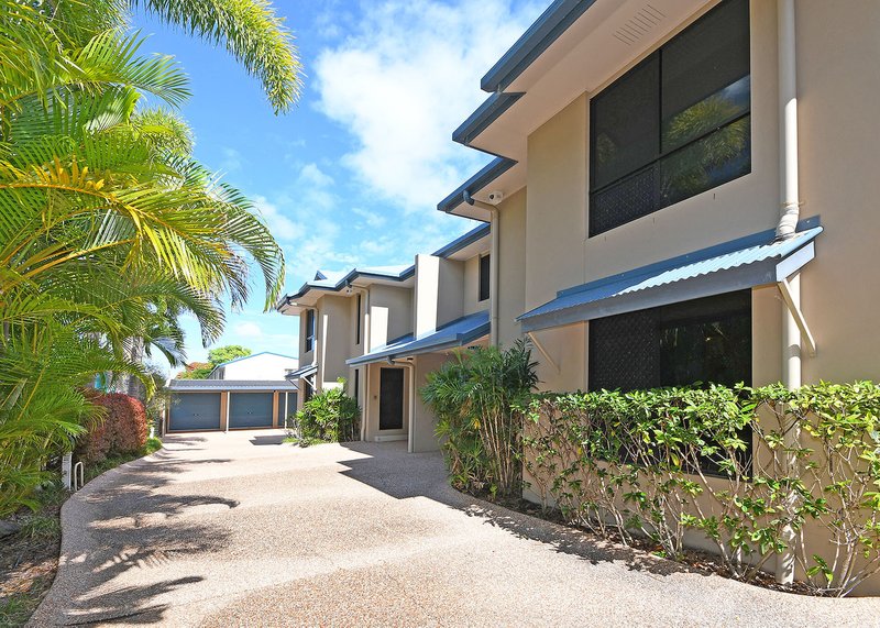 Photo - 2/580 Esplanade , Urangan QLD 4655 - Image 3