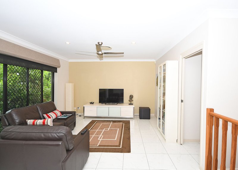 Photo - 2/580 Esplanade , Urangan QLD 4655 - Image 6