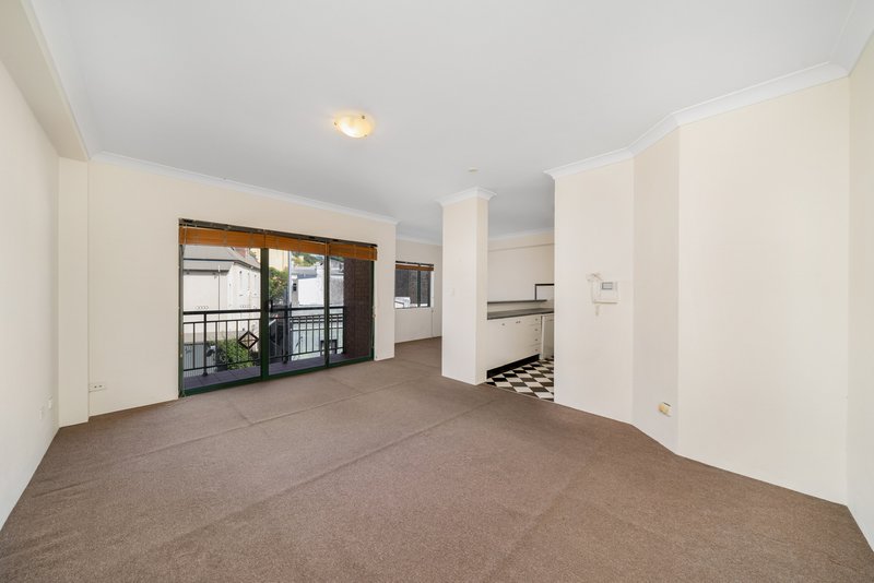 Photo - 25/9-19 Nickson Street, Surry Hills NSW 2010 - Image 1