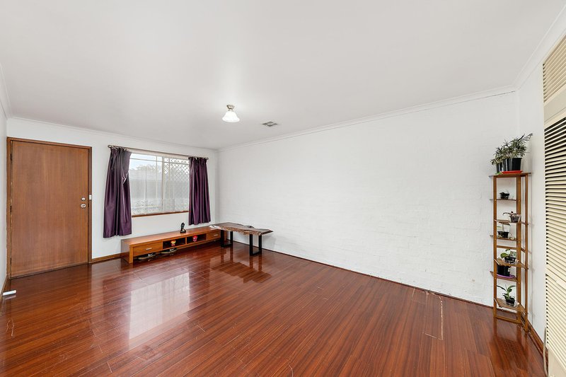 Photo - 25/9 Blackett Crescent, Greenway ACT 2900 - Image 2