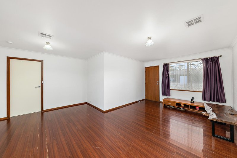 Photo - 25/9 Blackett Crescent, Greenway ACT 2900 - Image 3